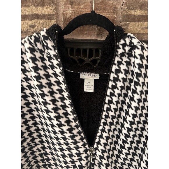 Catherins Plus 3x fleece zipup hoodie Black And White Print - Picture 2 of 5